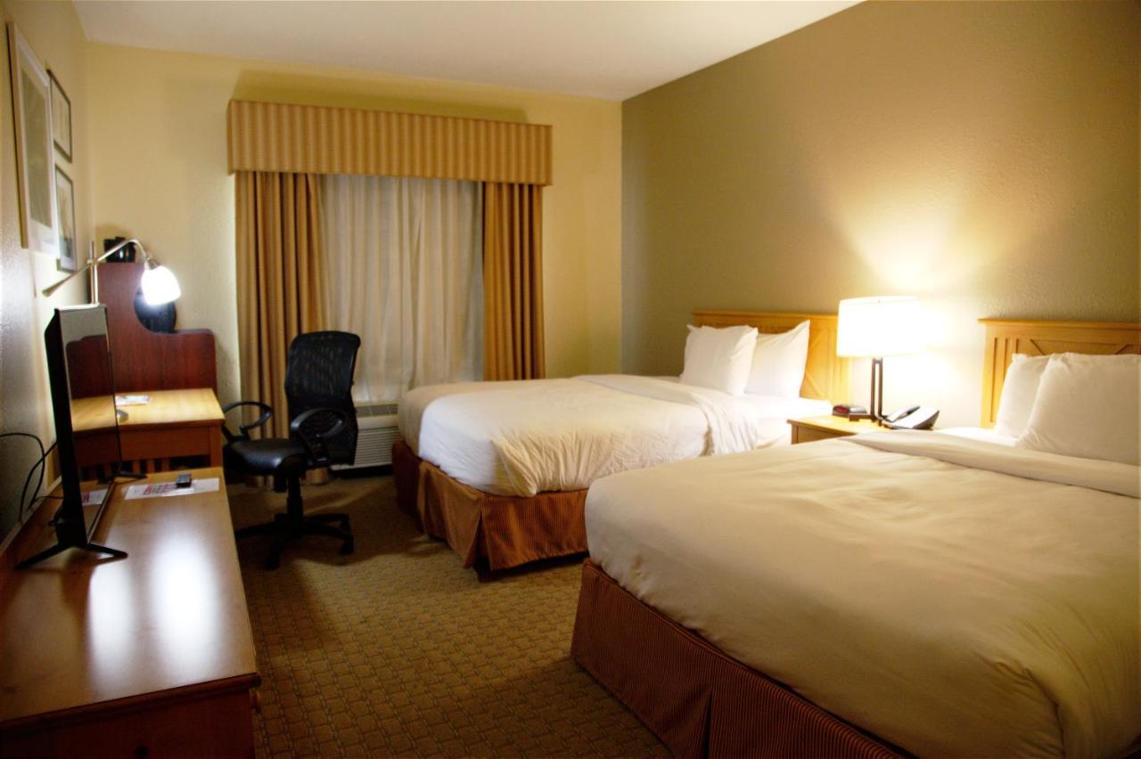 Country & By Radisson Bloomington-normal West, Il Hotel